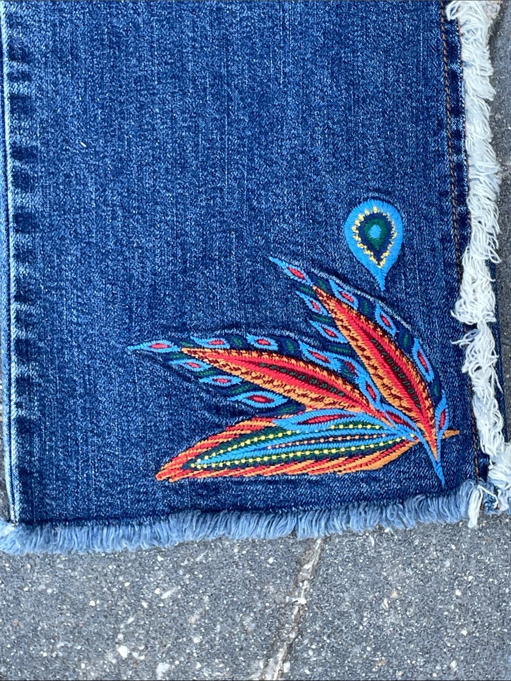 Johnny Was Indigo Denim Straight-Leg Jeans with Multicolor Embroidery 30 - Picture 9 of 12